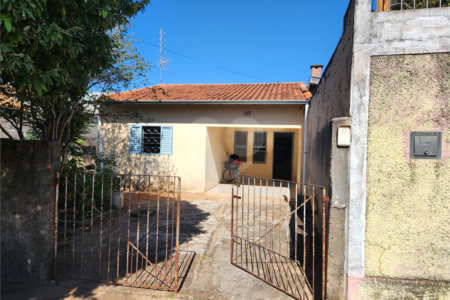 Casa à venda com 2 quartos em Jardim Brasil (vila Xavier), Araraquara, SP