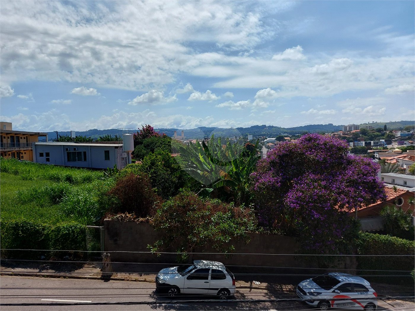 Sobrado à venda com 5 quartos, sendo 4 suítes, em Santa Rosa, Vinhedo, SP