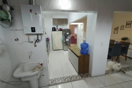 Casa à venda com 2 quartos, sendo 1 suíte, no condomínio Residencial Viva Vida, Cotia - SP