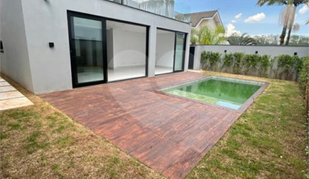 Casa à venda com 4 quartos, sendo 2 suítes,  no condomínio Swiss Park, São Bernardo do Campo - SP