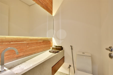 Casa Térrea à venda com 3 quartos, sendo 1 suíte, em Alto da Boa Vista, São Paulo, SP