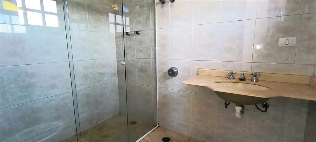 Casa à venda com 187m², 3 quartos, 2 suítes e 2 vagas de garagem próximo à USP
