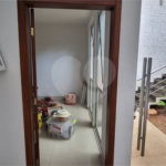Casa à venda com 5 quartos, sendo 2 suítes, no condomínio Swiss Park, São Bernardo do Campo - SP