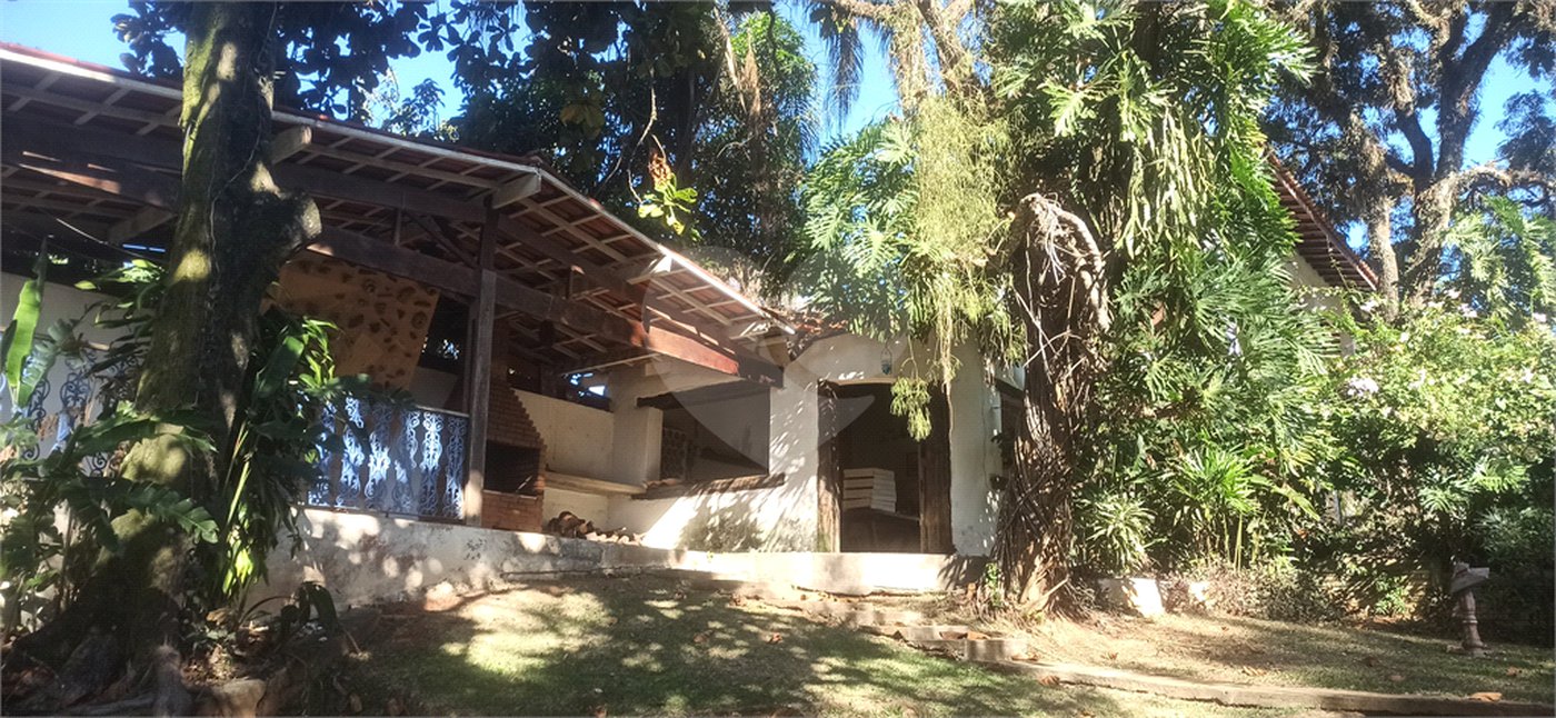 Chácara à venda com 5 quartos, sendo 3 suítes, em Parque Residencial Atibaia, Atibaia, SP
