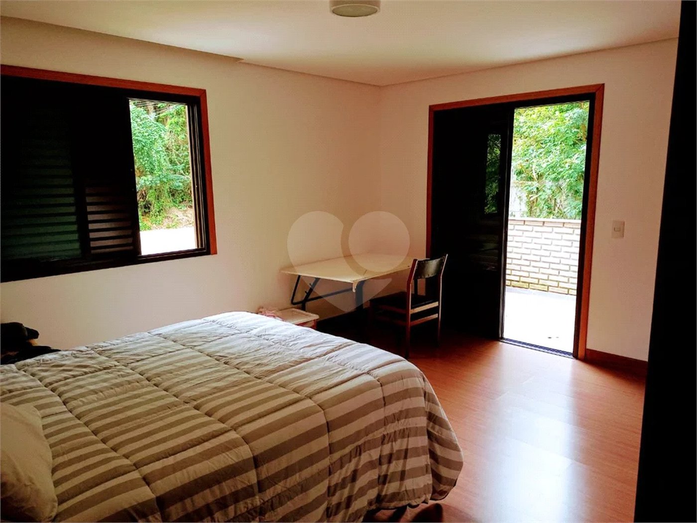 Casa à venda ou para alugar com 5 quartos, sendo 4 suítes, no condomínio Associação Reserva das Hortênsias, Mairiporã - SP