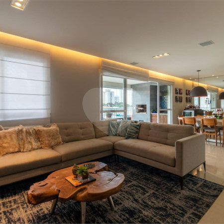 Apartamento à venda com 3 quartos, sendo 1 suíte, em Campo Belo, São Paulo, SP