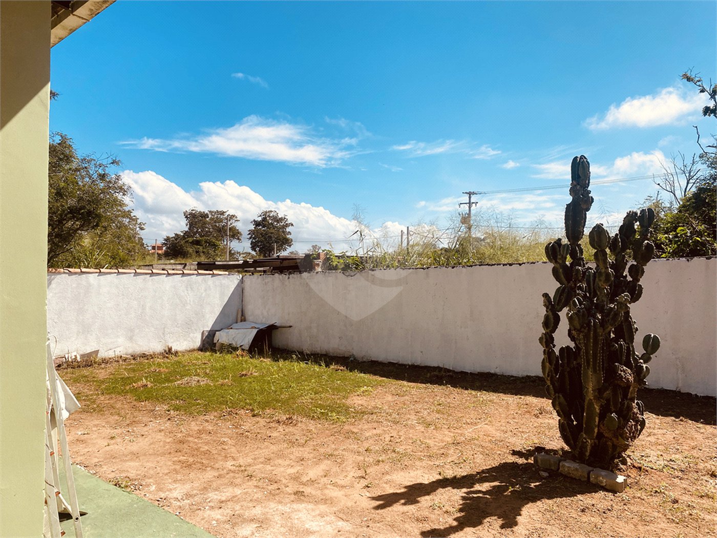 Casa em condomínio para alugar com 2 quartos, sendo 1 suíte, em Caravelas, Armação dos Búzios, RJ