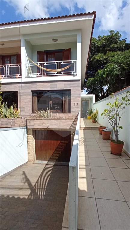 Sobrado à venda com 3 quartos, sendo 1 suíte, em Vila Paulicéia, São Paulo, SP