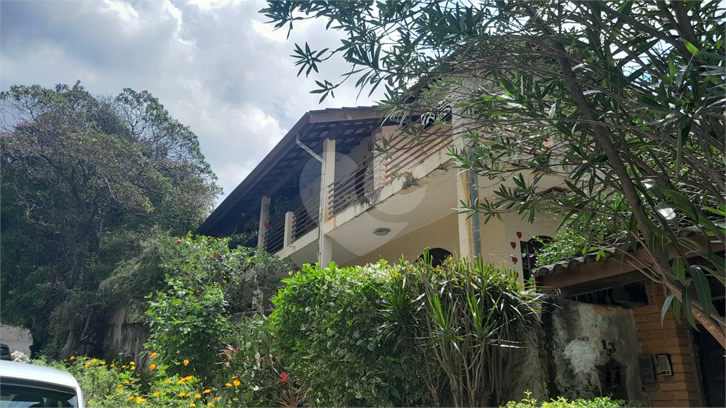 Sobrado à venda com 6 quartos, sendo 4 suítes, em Retiro das Fontes, Atibaia, SP