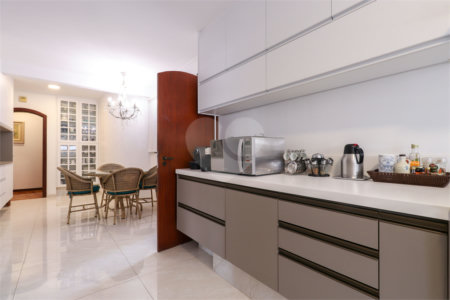 Apartamento à venda com 4 quartos, sendo 3 suítes, em Campo Belo, São Paulo, SP