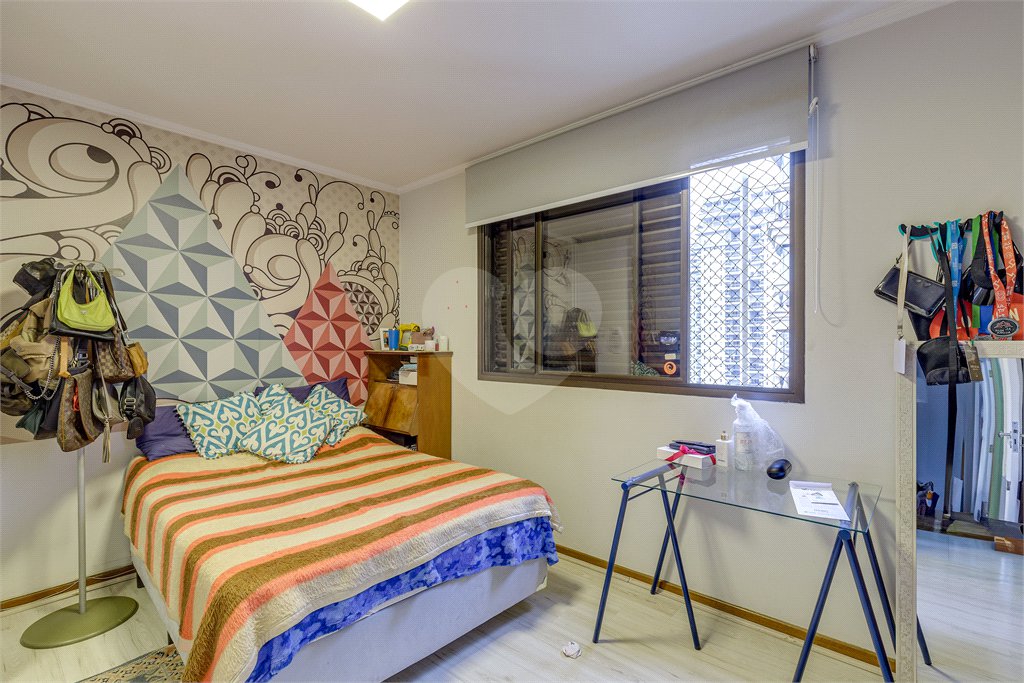 Apartamento à venda com 4 quartos, sendo 2 suítes, em Campo Belo, São Paulo, SP