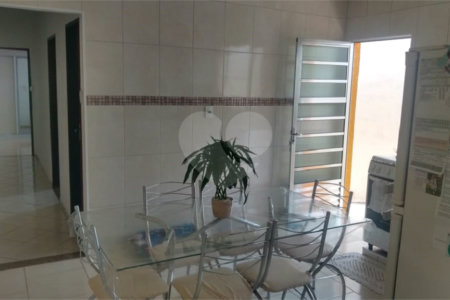 Sobrado à venda com 3 quartos em Jardim das Cerejeiras, Atibaia, SP