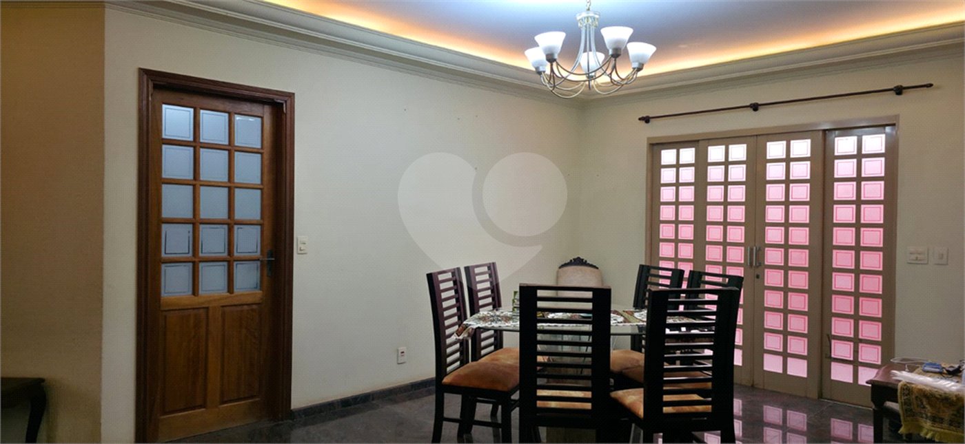 Casa à venda no Parque Fehr de 500m²