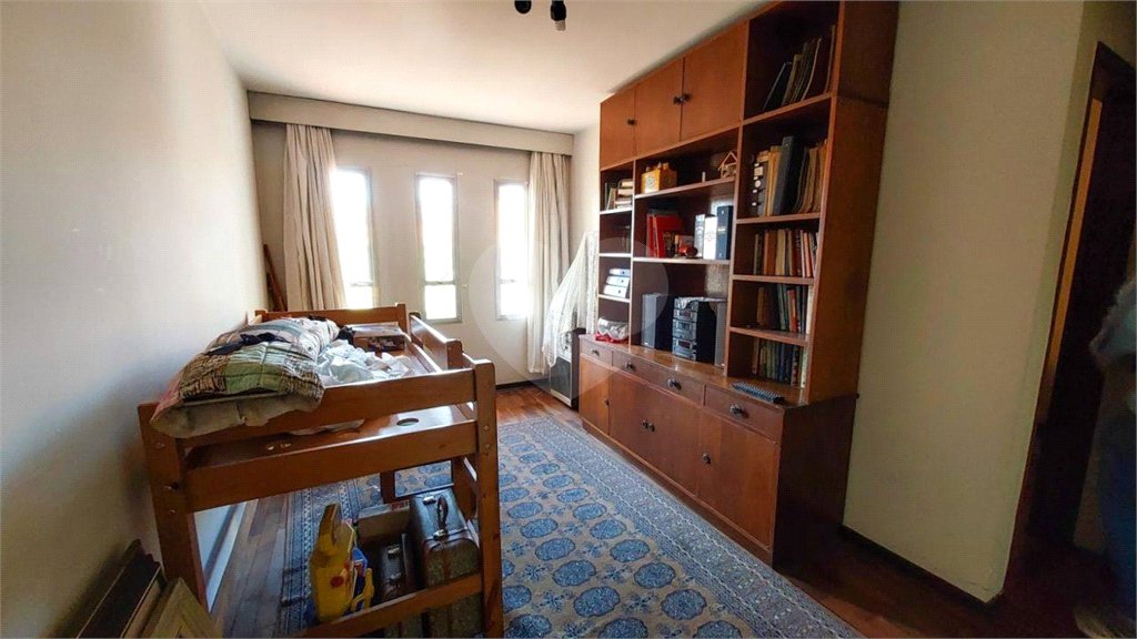 Casa à venda com 6 quartos, sendo 3 suítes, em Jardim Brasil (zona Sul), São Paulo, SP