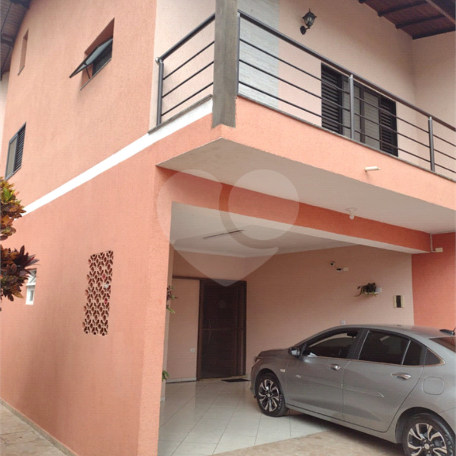 Sobrado à venda com 2 quartos, sendo 1 suíte, em Jardim Márcia, Suzano, SP