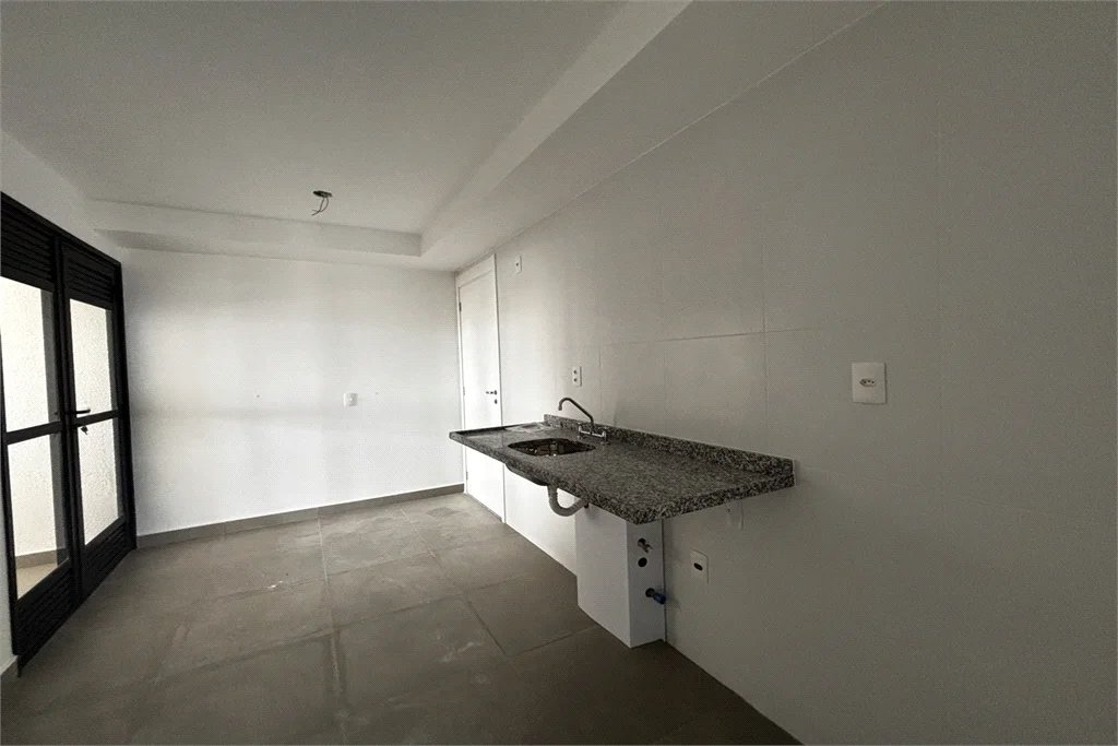 Apartamento à venda com 3 suítes em Vila Romana, São Paulo, SP