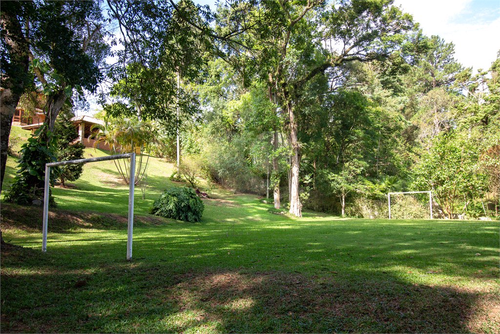 Chácara à venda com 4 quartos, sendo 2 suítes, em Jardim Oriental, Mairinque, SP