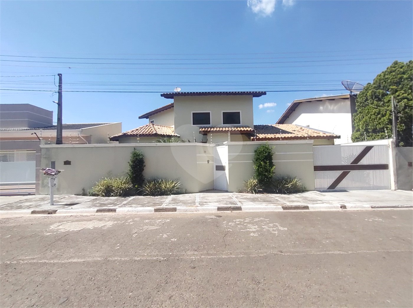 Casa à venda com 3 quartos, sendo 1 suíte, em Jardim Panorama, Valinhos, SP