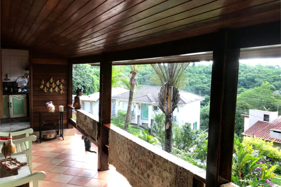 Casa à venda com 3 quartos, sendo 1 suíte, no condomínio Associação Reserva das Hortênsias, Mairiporã - SP