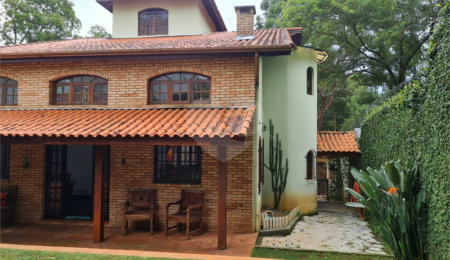 Sobrado à venda com 4 quartos, sendo 1 suíte,  em Jardim Leonor Mendes de Barros, São Paulo, SP