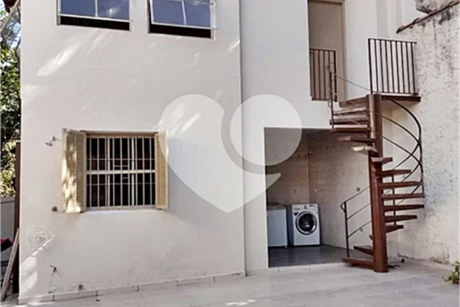 Sobrado à venda com 4 quartos, sendo 1 suíte, em Tremembé, São Paulo, SP