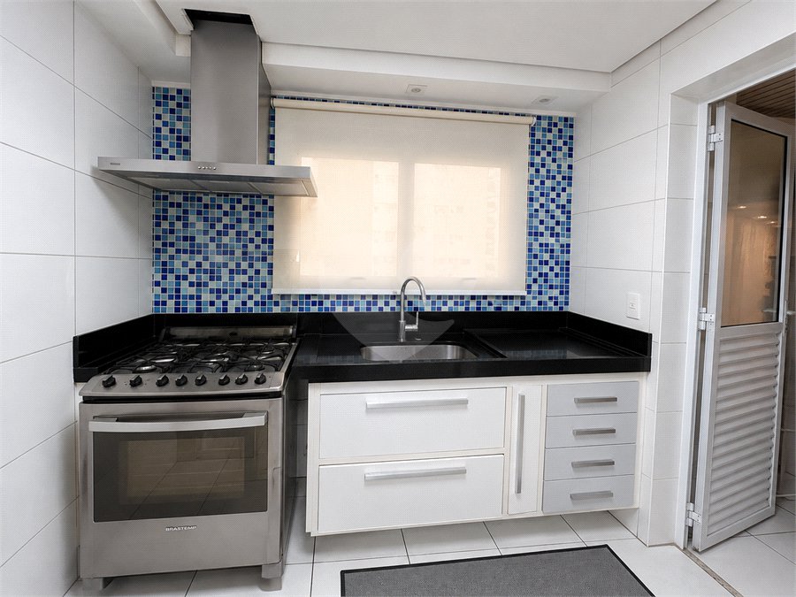 Apartamento à venda com 3 suítes em Campo Belo, São Paulo, SP