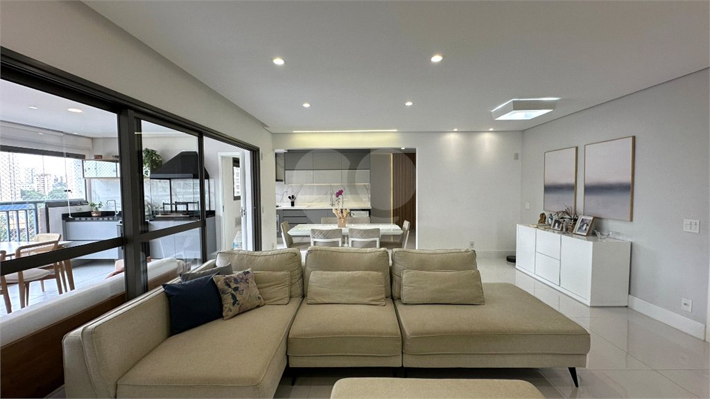Apartamento à venda com 3 suítes em Jardim Prudência, São Paulo, SP