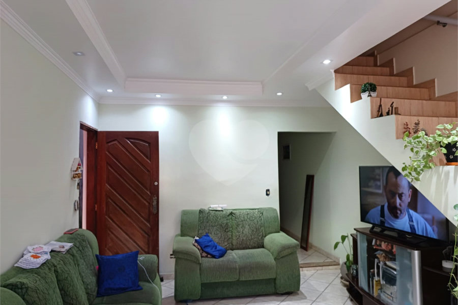 Sobrado à venda com 4 quartos, sendo 1 suíte, em Tremembé, São Paulo, SP