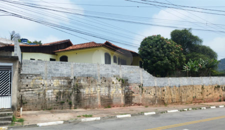 Casa à venda com 3 quartos, sendo 1 suíte,  em Jardim Ikeda, Suzano, SP