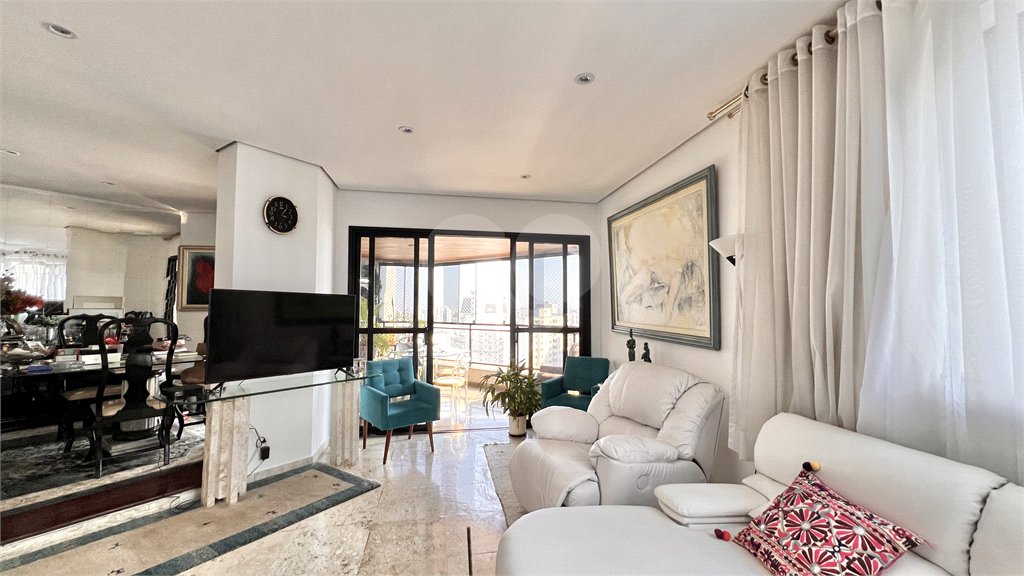 Apartamento à venda com 4 quartos, sendo 1 suíte, em Vila Mariana, São Paulo, SP