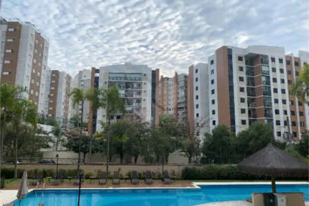 Apartamento à venda com 3 quartos, sendo 1 suíte, em Cidade São Francisco, São Paulo, SP