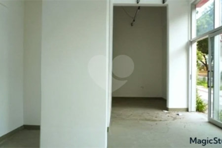 Loja com 52 m² , a 250 metros da estação Butantã , linha amarela do metrô.