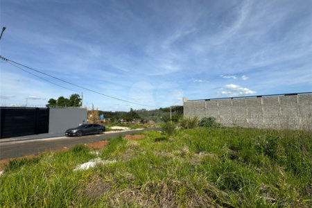 Terreno comercial com 260m2, próximo da rodovia Washington Luiz, em São Carlos.