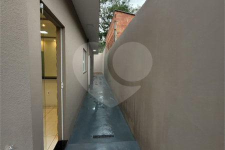 SUA CASA NOVA ESPERA POR VOCÊ!