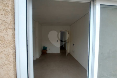 Sobrado à venda com 3 quartos, sendo 1 suíte, em Vila Omízollo, Louveira, SP