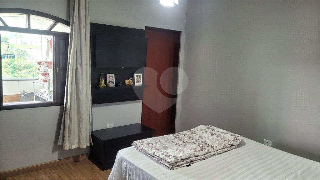 Casa à venda com 6 quartos, sendo 2 suítes, em Laranjeiras, Caieiras, SP