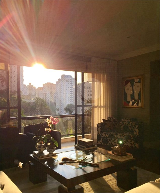 Apartamento à venda com 3 suítes em Vila Suzana, São Paulo, SP