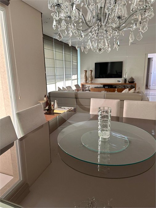 Apartamento à venda com 3 suítes em Vila Suzana, São Paulo, SP