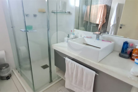 Sobrado à venda com 4 quartos, sendo 1 suíte, em Jabaquara, São Paulo, SP