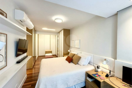 Apartamento à venda com 3 suítes em Moema, São Paulo, SP
