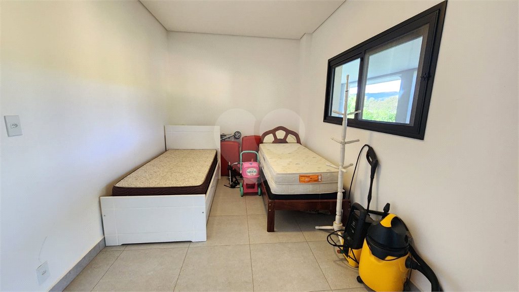 Casa à venda com 6 quartos, sendo 5 suítes, no condomínio Jardim Primavera, Louveira - SP