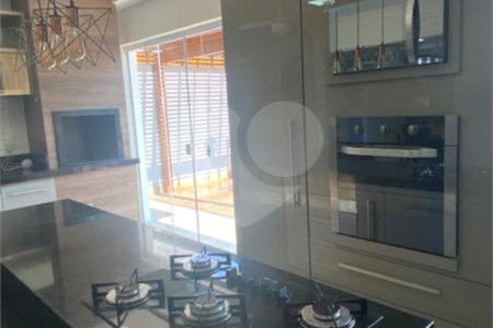 Casa à venda com 3 suítes no condomínio Campos do Conde I, Paulínia - SP