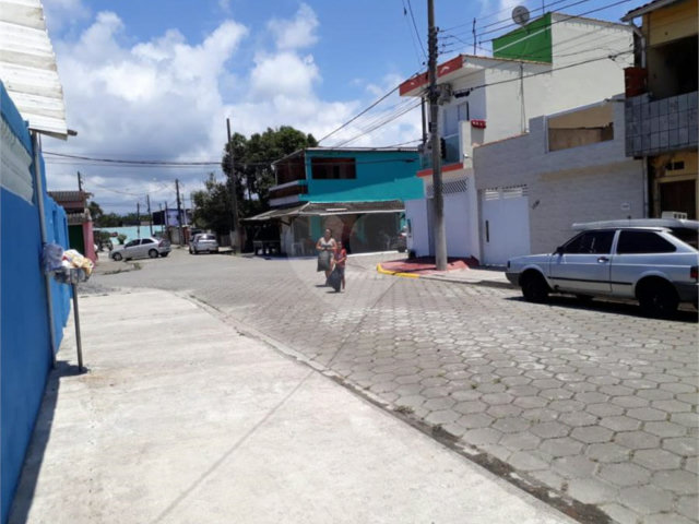 Casa à venda com 3 quartos em Balneário Laranjeiras, Itanhaém, SP