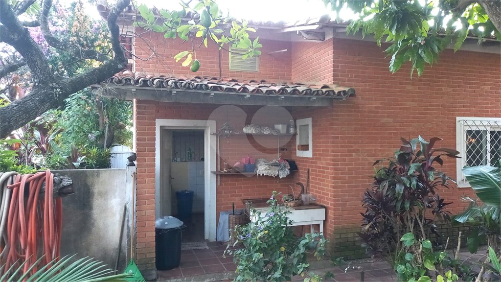 Casa à venda ou para alugar com 4 quartos, sendo 1 suíte, no Centro, Vinhedo, SP