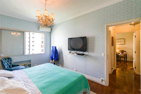 Apartamento à venda com 4 quartos, sendo 2 suítes, em Real Parque, São Paulo, SP