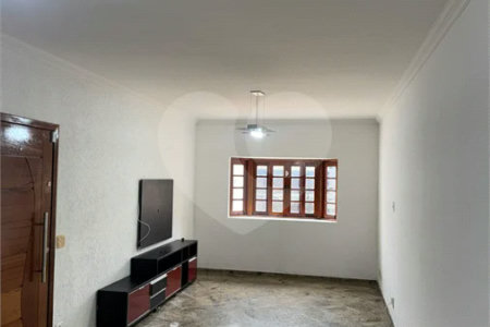 Sobrado à venda ou para alugar com 3 suítes em Vila Sônia, São Paulo, SP