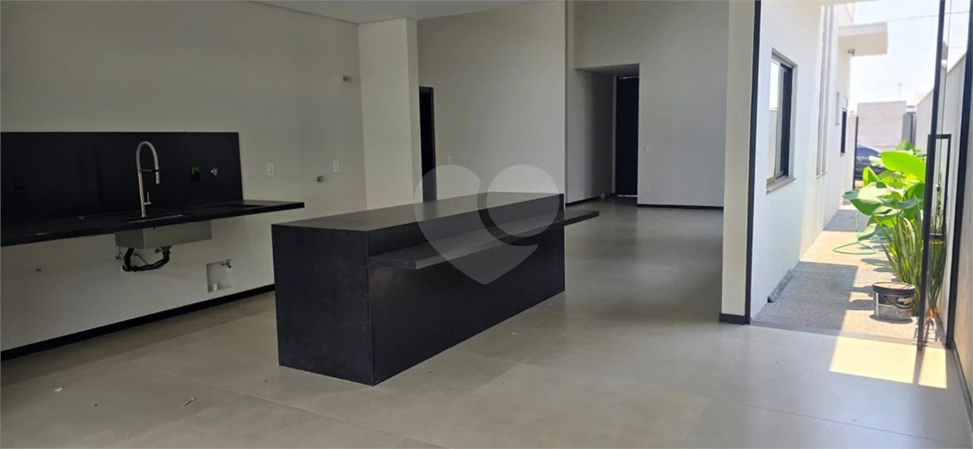 Casa à venda com 5 suítes no condomínio Parque Faber IV, São Carlos - SP