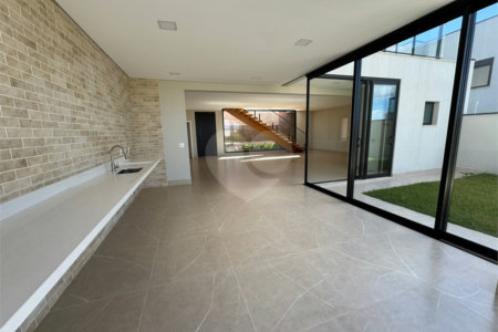Casa à venda com 4 suítes no condomínio Villas do Golf, Itu - SP