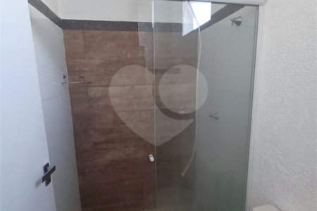 Casa à venda com 3 quartos, sendo 2 suítes, no condomínio Sollaris, Araraquara - SP