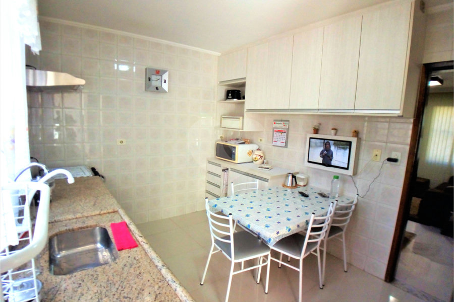Sobrado à venda com 3 quartos, sendo 1 suíte, em Tremembé, São Paulo, SP